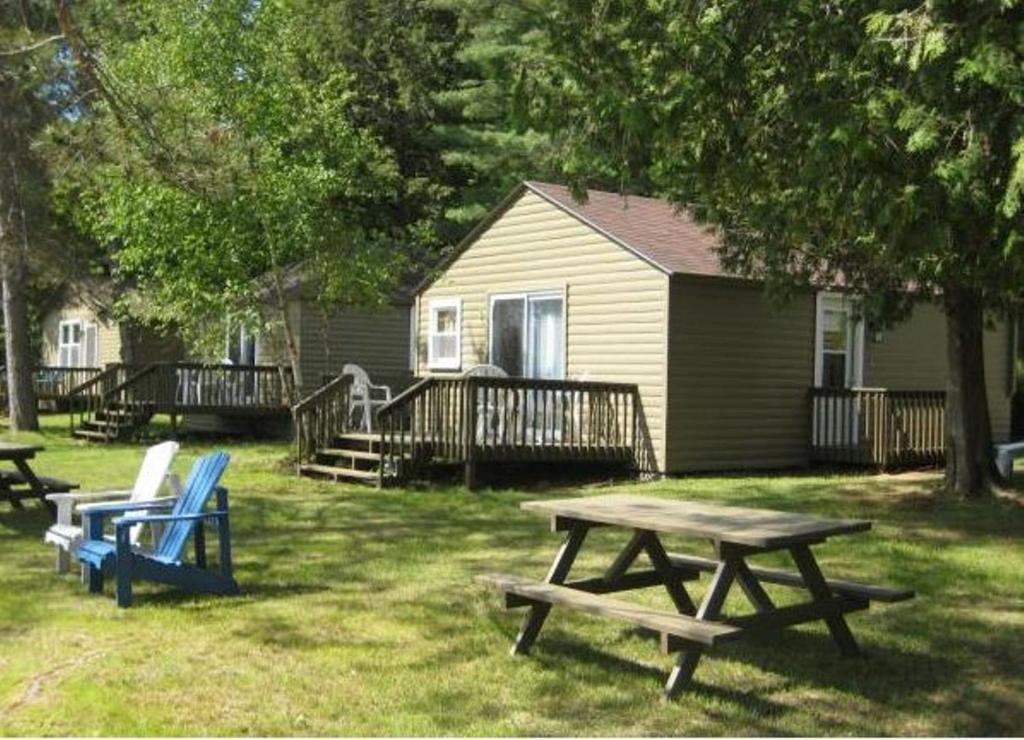 Cloverleaf Cottages Oxtongue Lake Pokoj fotografie